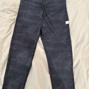 Vuori Black Camo Daily Leggings